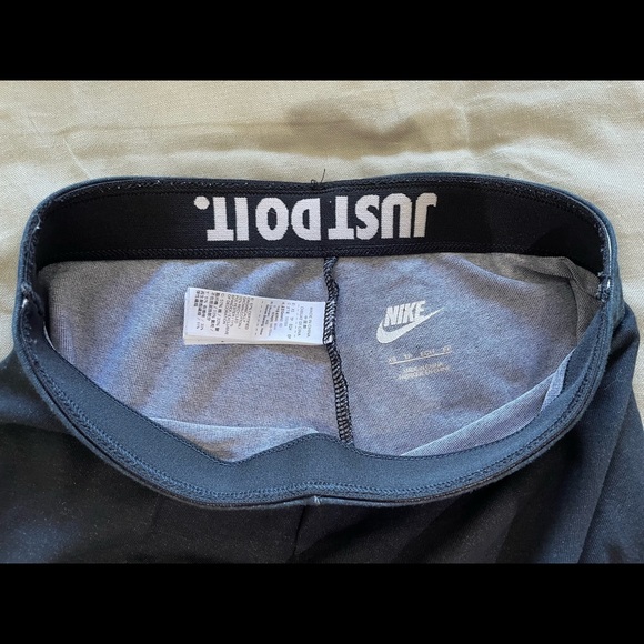Nike leggings - Picture 3 of 4